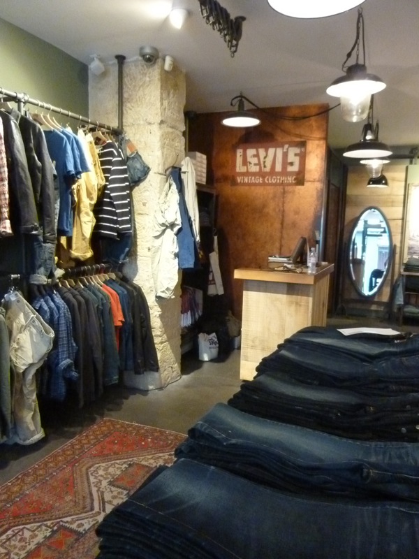 Levi's Vintage Clothing Store – Paris | redingote.